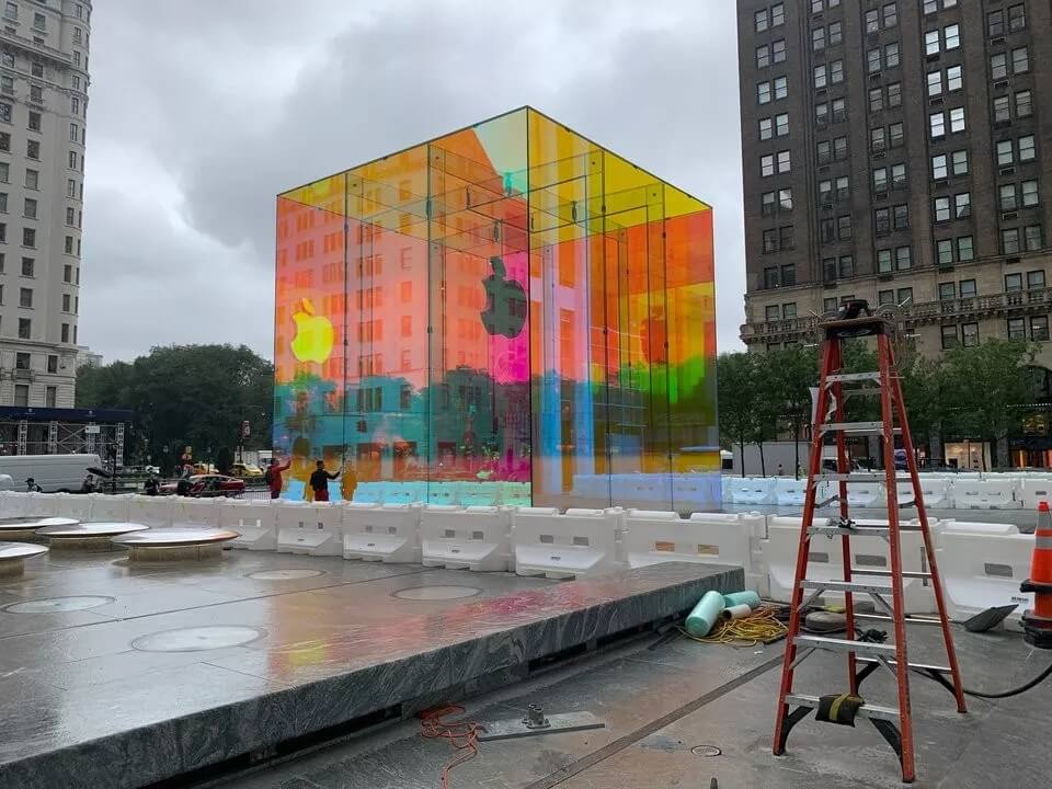 這一次，蘋果店讓大家「性高潮」了！網(wǎng)友：在紐約大道升起彩虹！